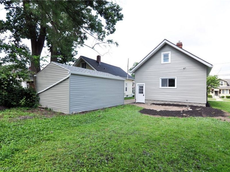557 Wesleyan Avenue , Barberton, OH 44203 Photo 23