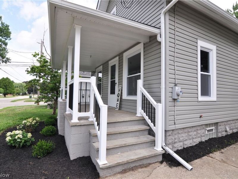 557 Wesleyan Avenue , Barberton, OH 44203 Photo 3