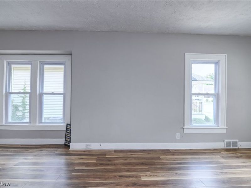 557 Wesleyan Avenue , Barberton, OH 44203 Photo 6