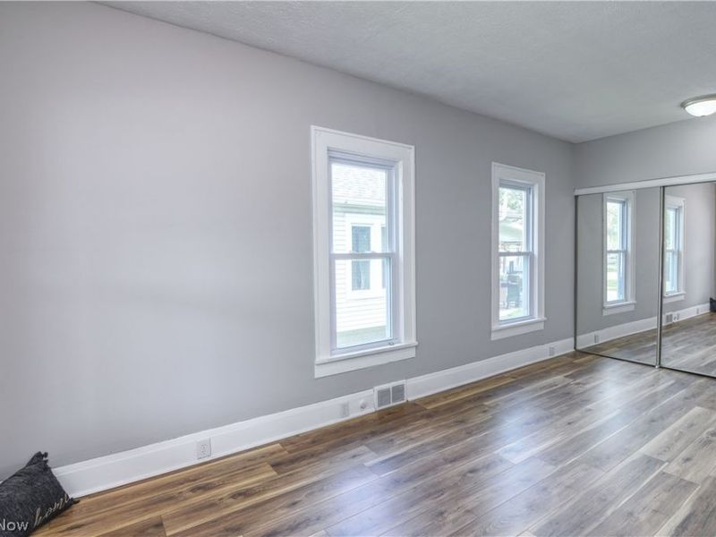 557 Wesleyan Avenue , Barberton, OH 44203 Photo 8