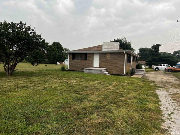 13658 N MANITO Road, Manito, IL 61546