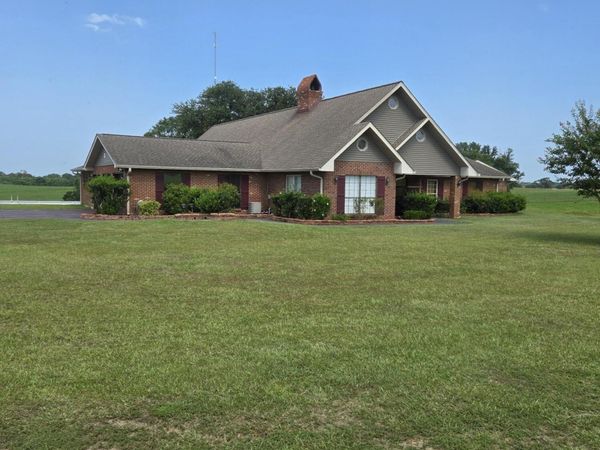 5677 Highway 53 , Poplarville, MS 39470