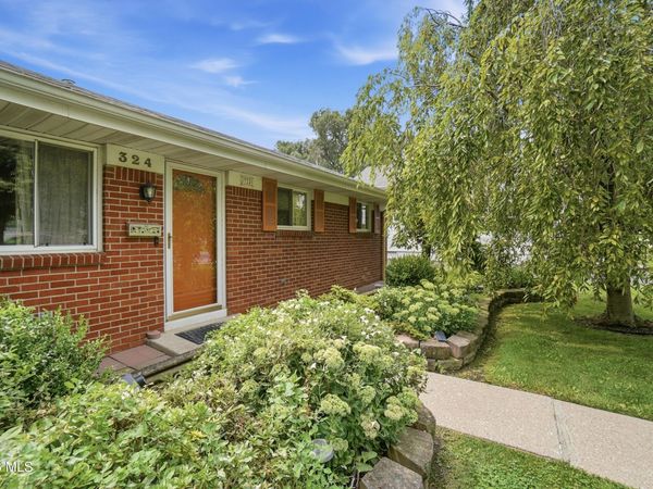 324 Sackett Street, Maumee, OH 43537