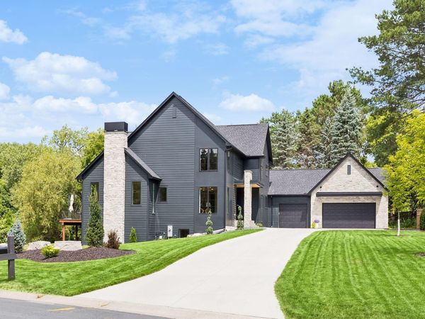2980 Washta Bay Court, Chanhassen, MN 55331