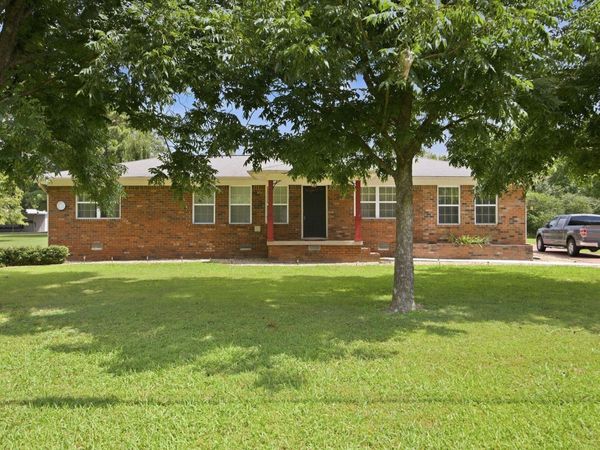 2025 Hawk Street SE, Cleveland, TN 37323