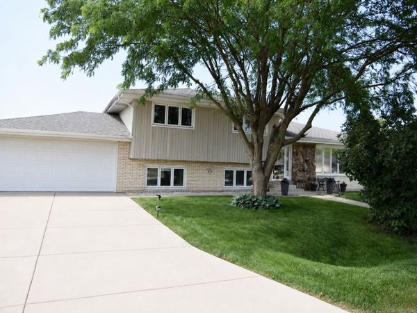 10501 S 81st Avenue , Palos Hills, IL 60465