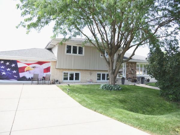 10501 S 81st Avenue , Palos Hills, IL 60465