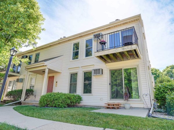6733 Park Edge Drive, Unit D, Madison, WI 53719