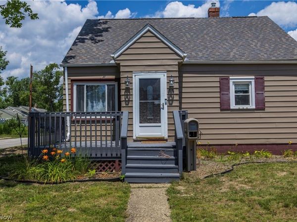 33 Pierce Avenue , Cuyahoga Falls, OH 44221