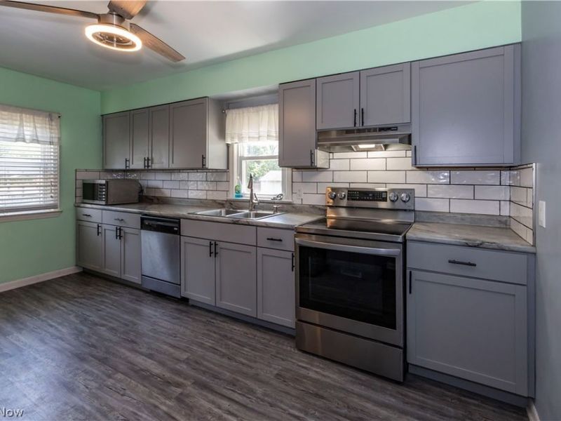 33 Pierce Avenue , Cuyahoga Falls, OH 44221 Photo 11