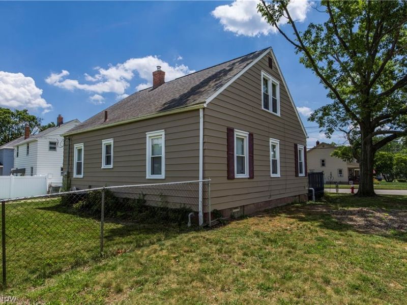 33 Pierce Avenue , Cuyahoga Falls, OH 44221 Photo 4