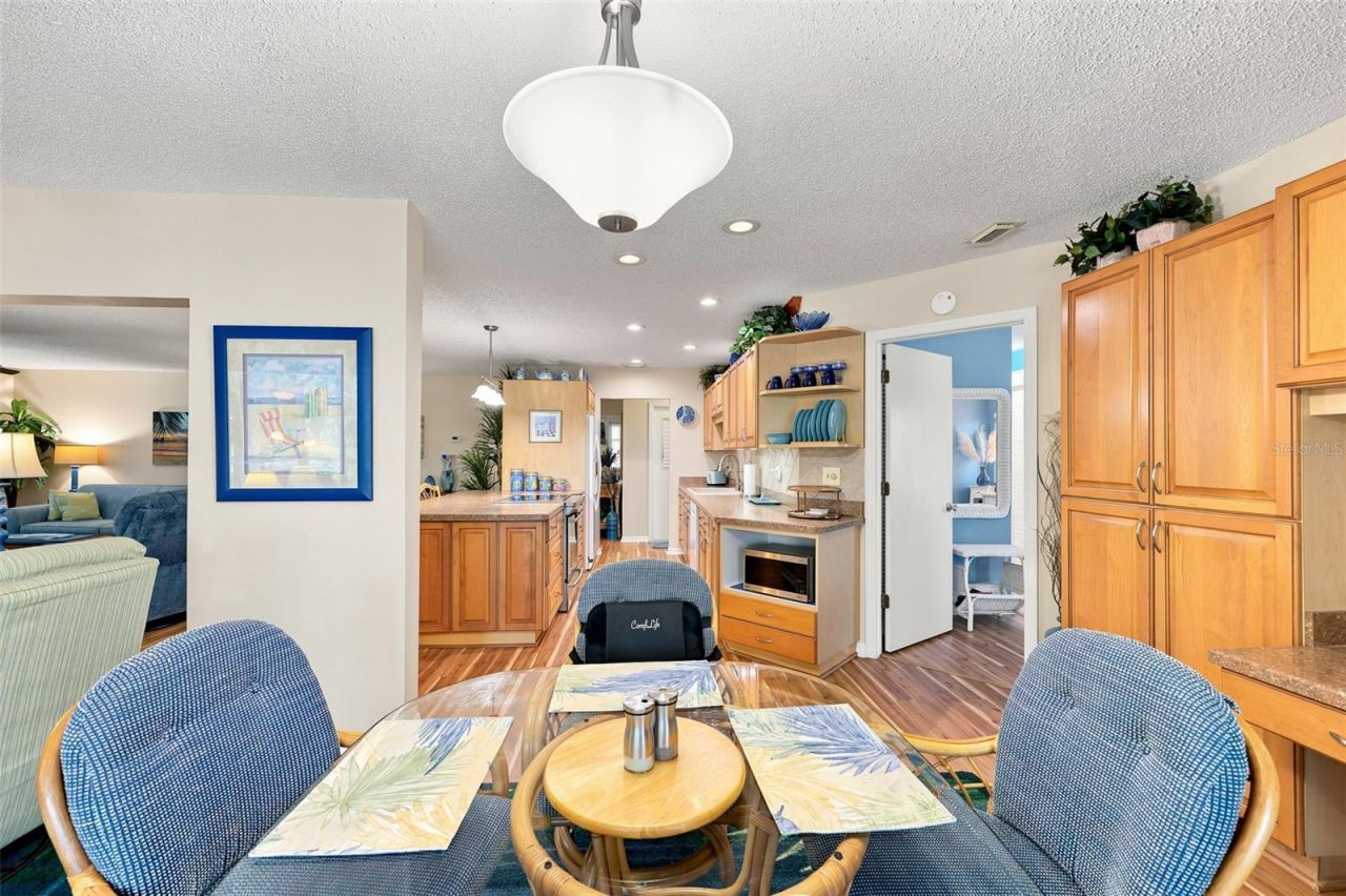 1002 El Rancho Drive , Sun City Center, FL 33573 Photo