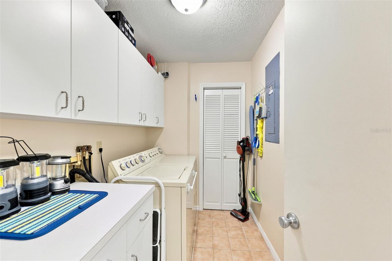 1002 El Rancho Drive , Sun City Center, FL 33573 Photo