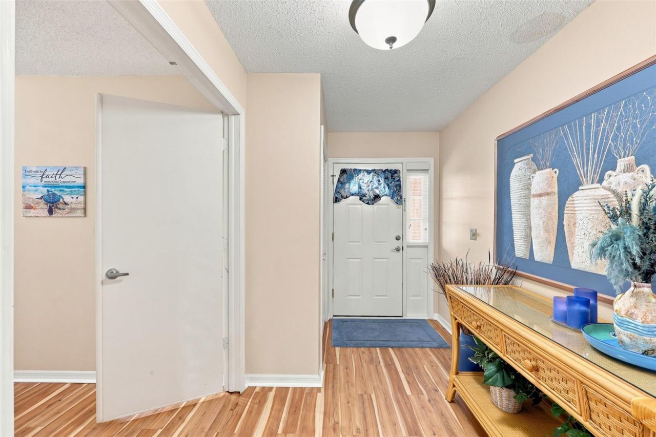 1002 El Rancho Drive , Sun City Center, FL 33573 Photo