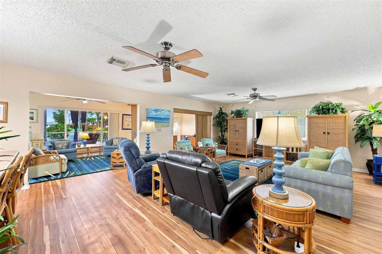 1002 El Rancho Drive , Sun City Center, FL 33573 Photo