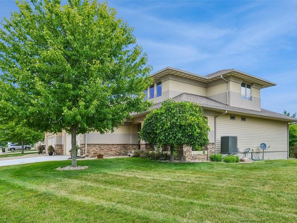 3315 NE Renaissance Drive , Ankeny, IA 50021