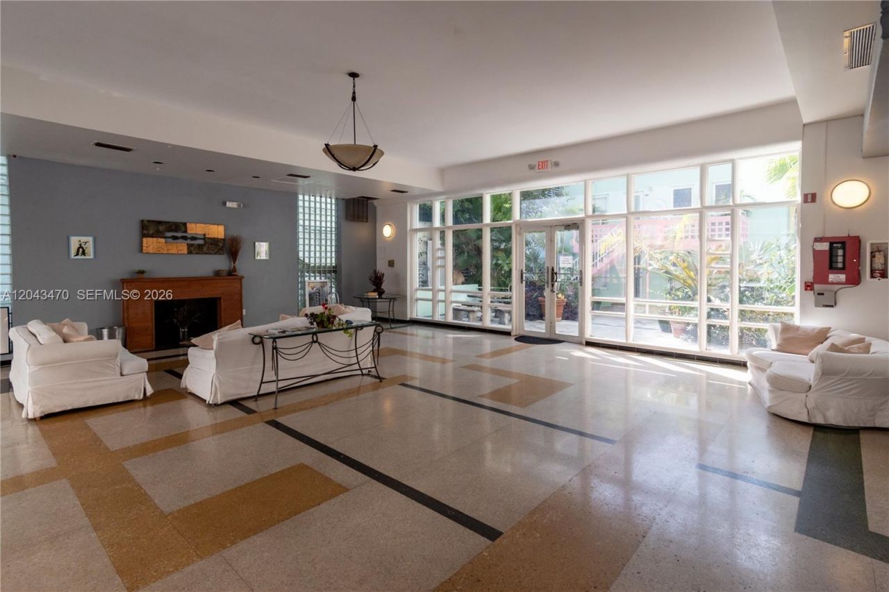 1460 Ocean Dr , Unit 309, Miami Beach, FL 33139 Photo