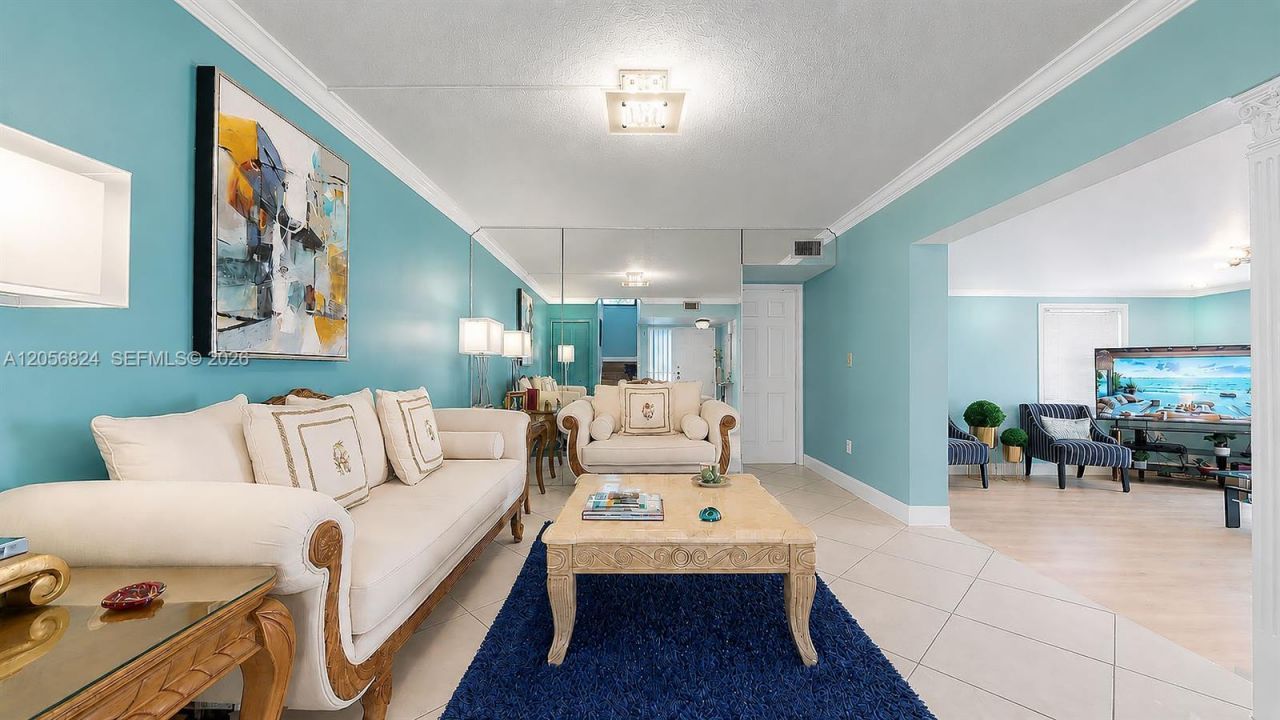 635 NW 97th Pl , Miami, FL 33172 Photo