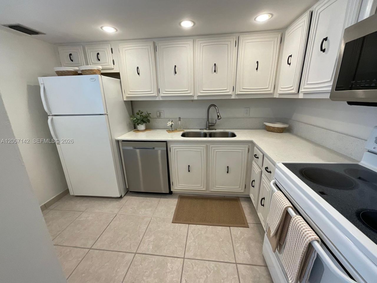 200 SE 15th Rd , Unit 7H, Miami, FL 33129 Photo