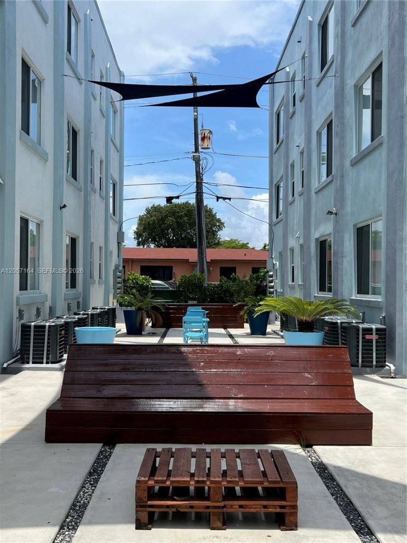 1814 SW 22nd Ave , Unit 11, Miami, FL 33145 Photo