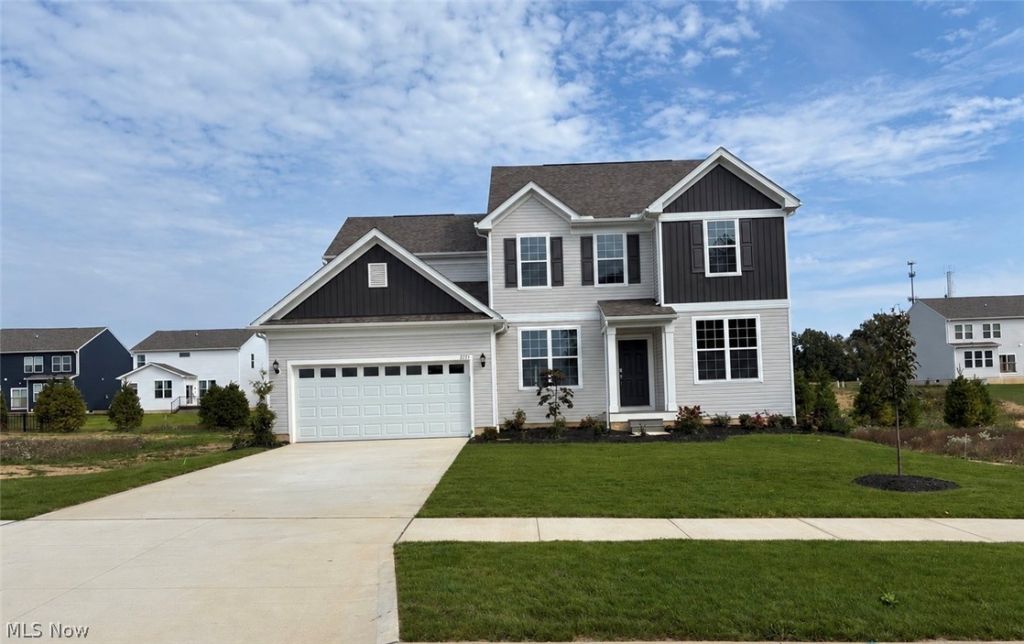3753 Golden Wood Way, Green, OH 44685