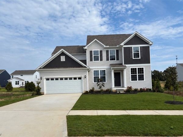 3753 Golden Wood Way, Green, OH 44685
