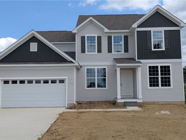 3753 Golden Wood Way, Green, OH 44685