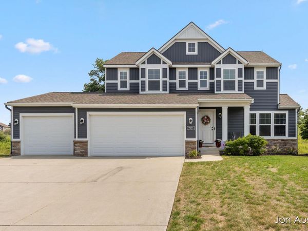 2929 E Morgan Trail NE, Rockford, MI 49341