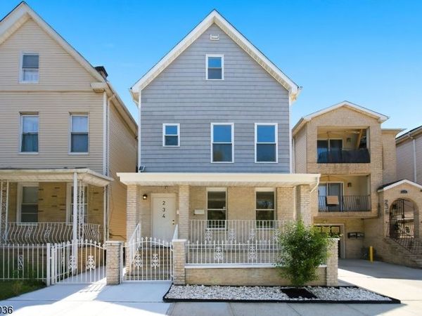 234 Lt Glenn Zamorski Dr, Elizabeth, NJ 07206