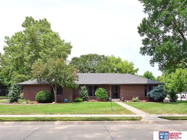 125 Regency Drive, Beatrice, NE 68310