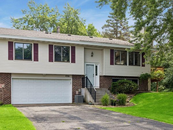 4316 Thornhill Lane, Vadnais Heights, MN 55127