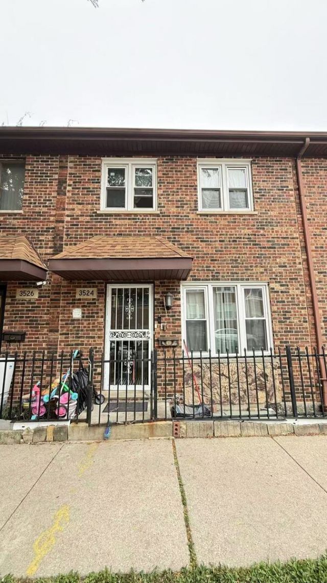 3524 S Lituanica Avenue, Chicago, IL 60609 Main Photo