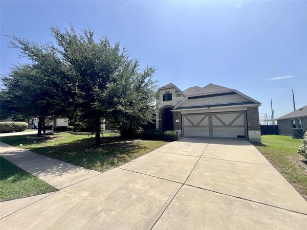 202 Emory Fields DR, Hutto, TX 78634