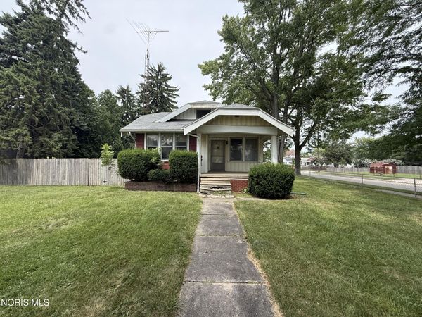 3223 E Manhattan Boulevard, Toledo, OH 43611