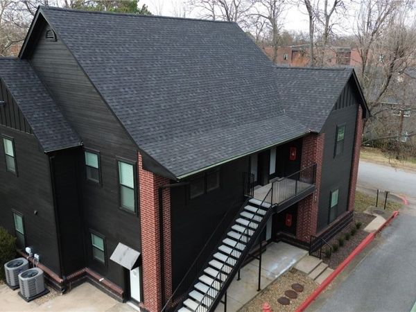 1137 N Leverett Avenue, Unit 101, Fayetteville, AR 72703
