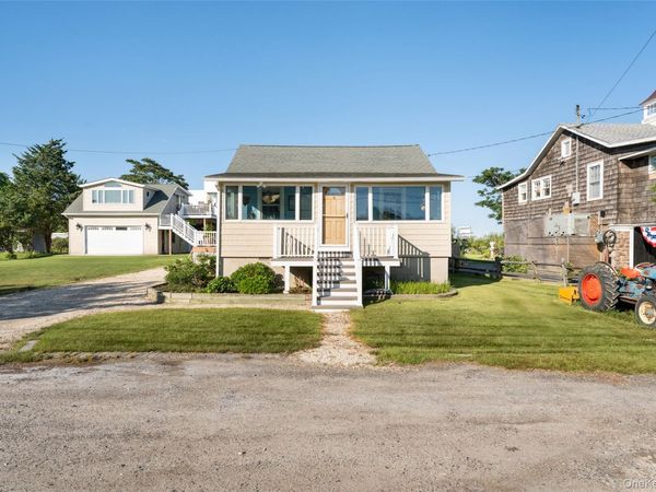 18 Beach, Laurel, NY 11948