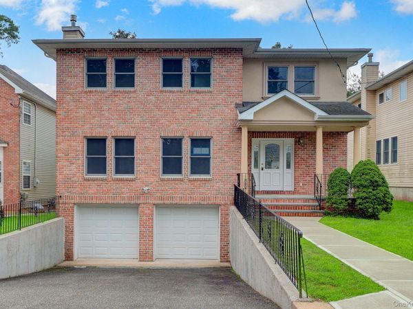 86 George Street , East Hills, NY 11577