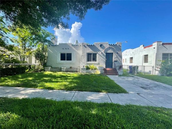 1520 SW 10th St , Miami, FL 33135