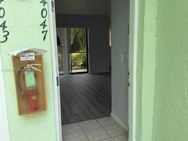 4047 NW 87th Ave, Sunrise, FL 33351