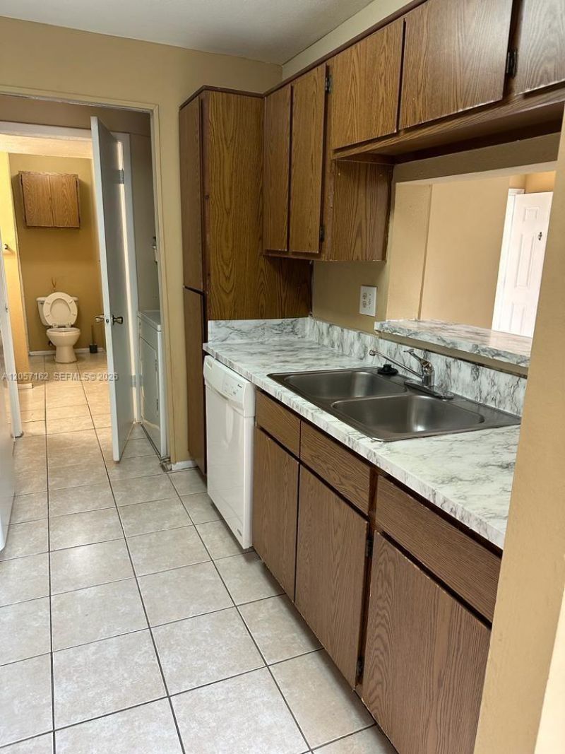 4047 NW 87th Ave , Sunrise, FL 33351 Photo
