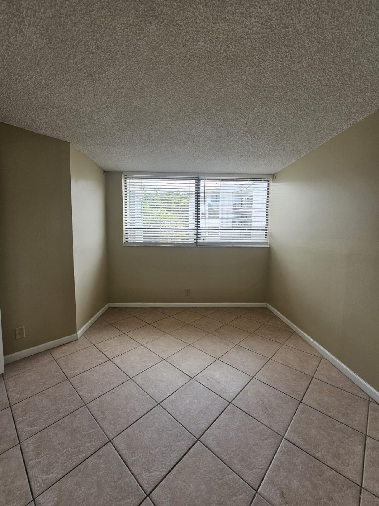 1880 N Congress Avenue, Unit 209, West Palm Beach, FL 33401 Photo