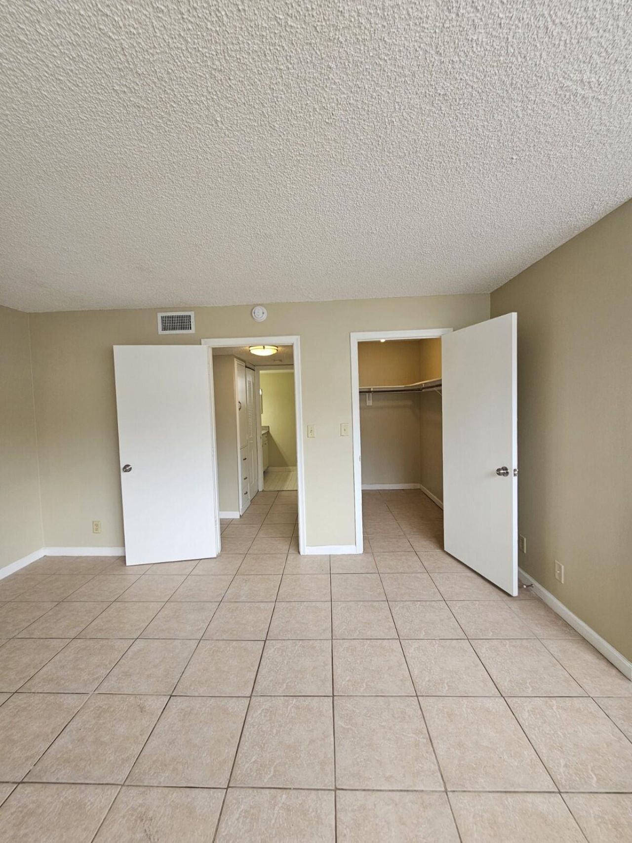 1880 N Congress Avenue, Unit 209, West Palm Beach, FL 33401 Photo