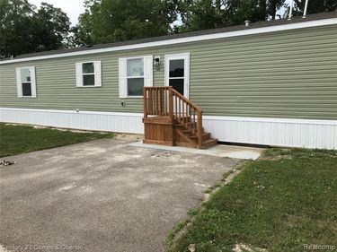 6564 E Michigan Avenue , Saline, MI 48176