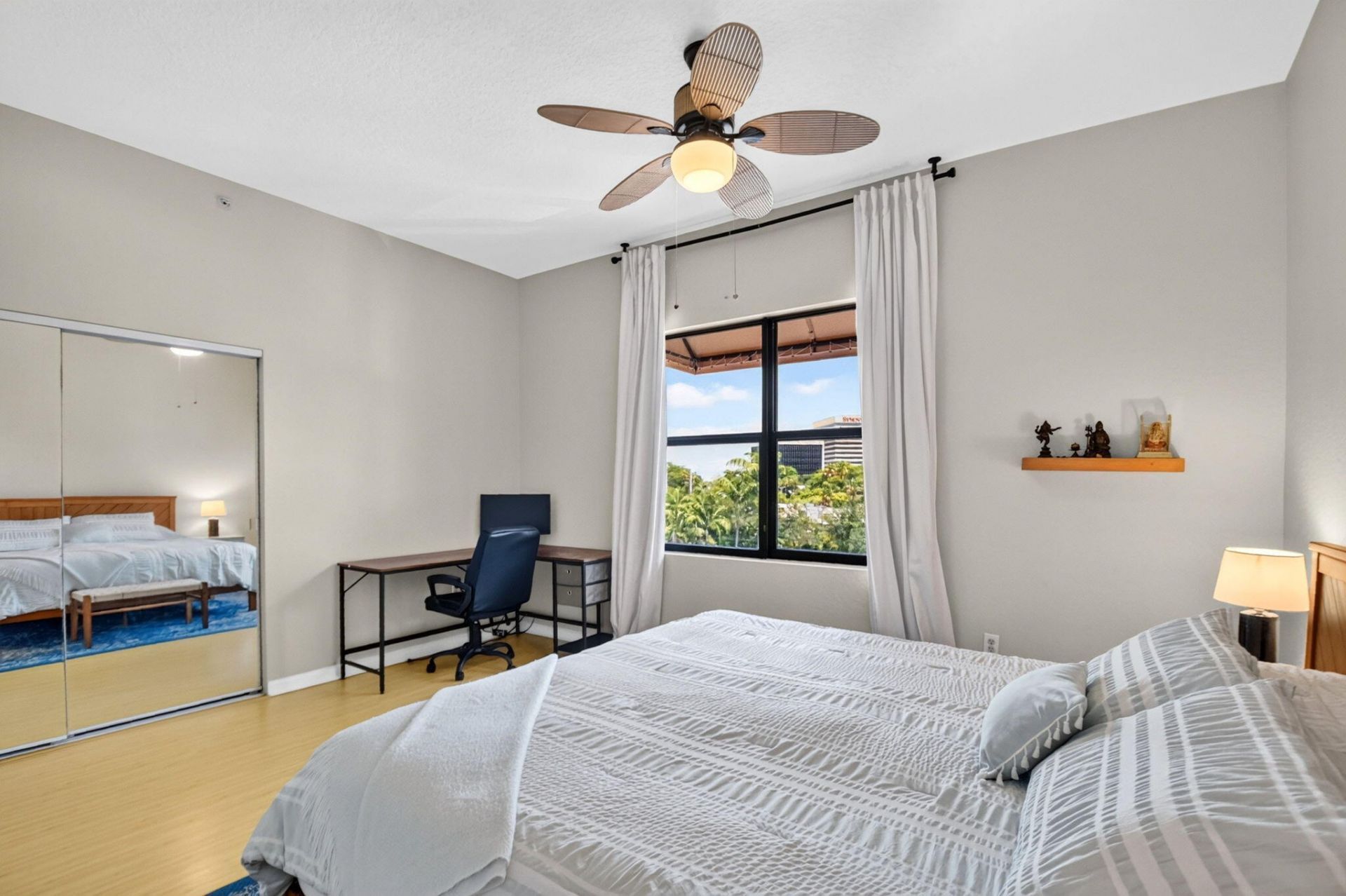 1620 Presidential Way, Unit 402, West Palm Beach, FL 33401 Photo