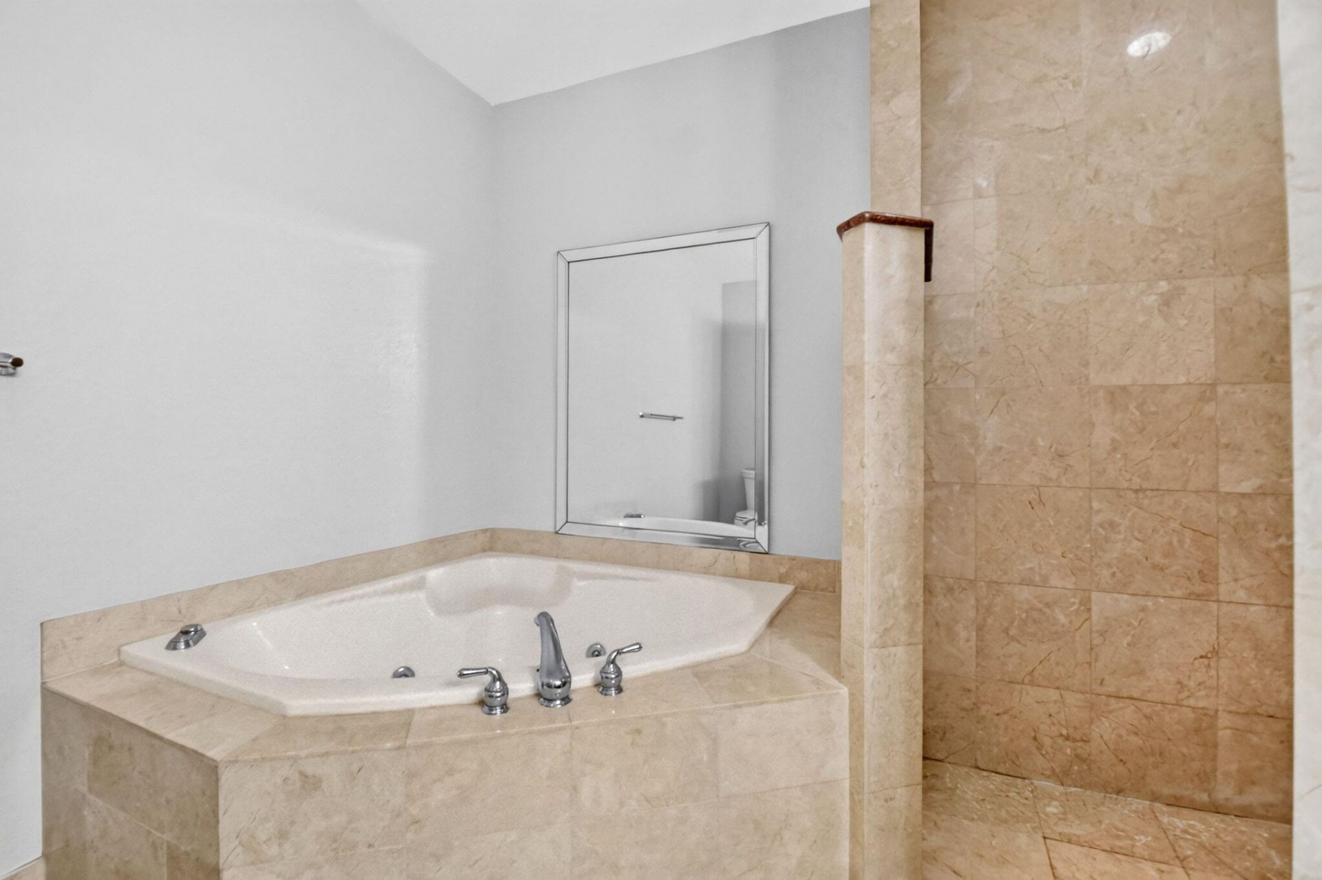 1620 Presidential Way, Unit 402, West Palm Beach, FL 33401 Photo