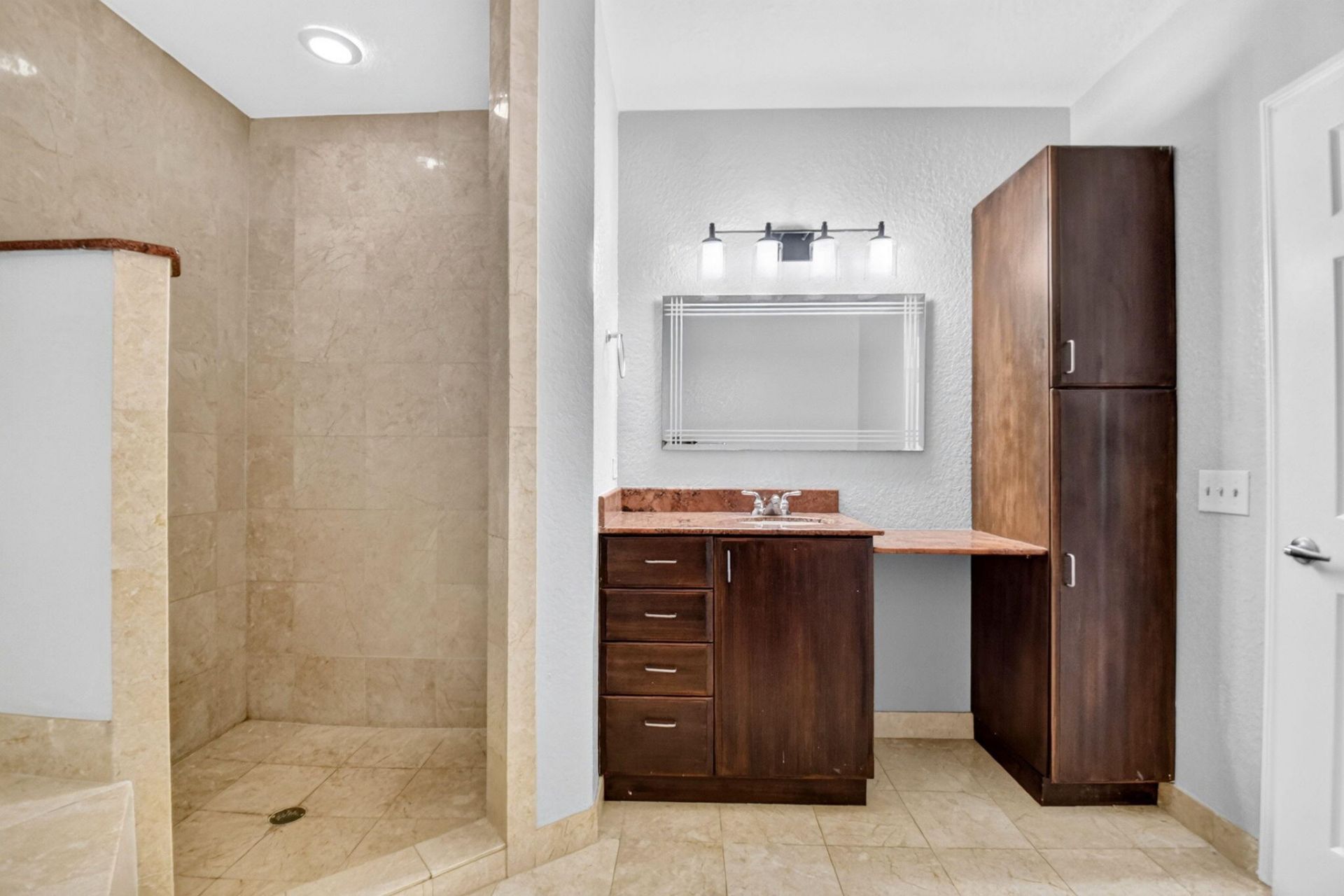 1620 Presidential Way, Unit 402, West Palm Beach, FL 33401 Photo