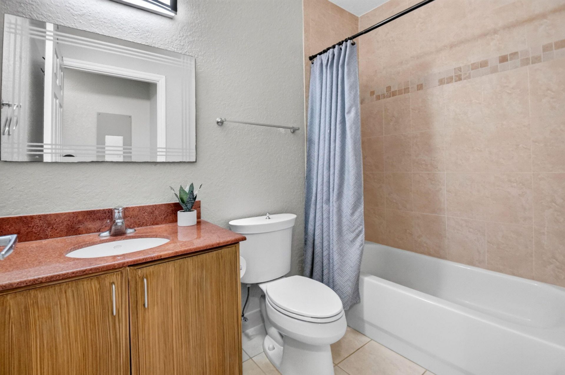 1620 Presidential Way, Unit 402, West Palm Beach, FL 33401 Photo