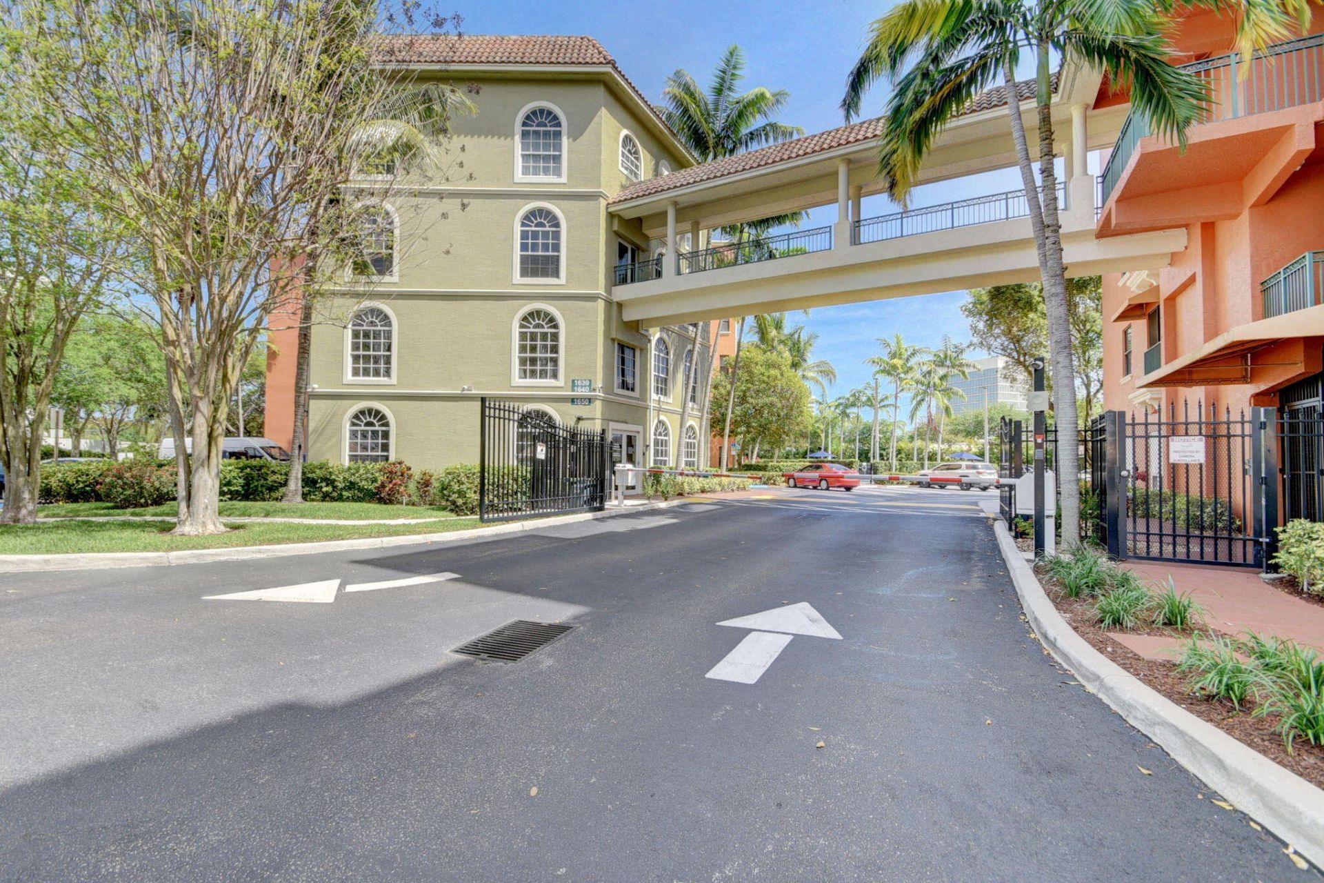 1620 Presidential Way, Unit 402, West Palm Beach, FL 33401 Photo