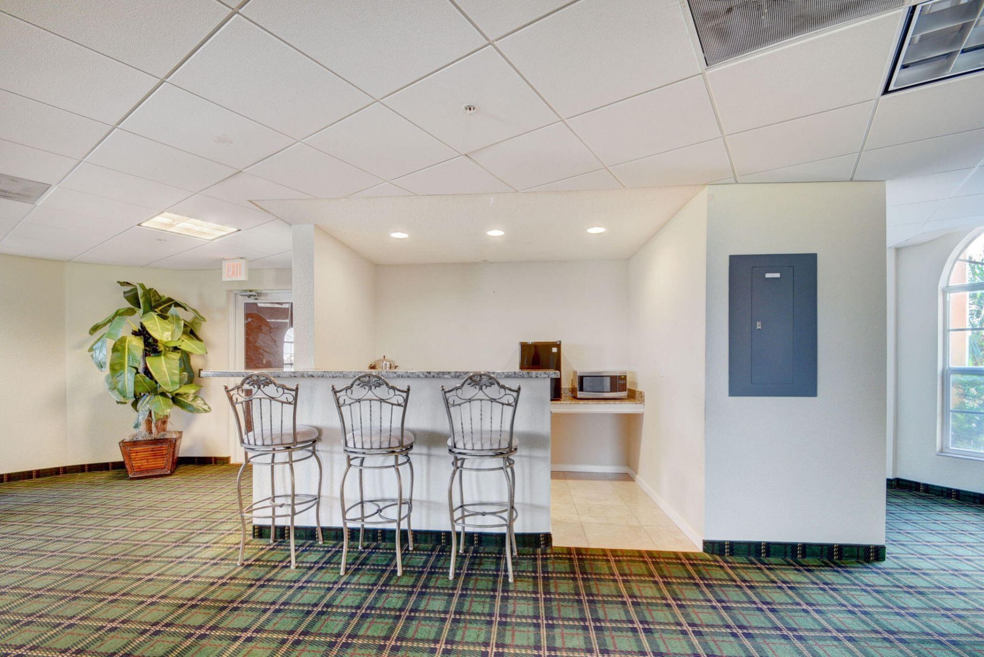 1620 Presidential Way, Unit 402, West Palm Beach, FL 33401 Photo