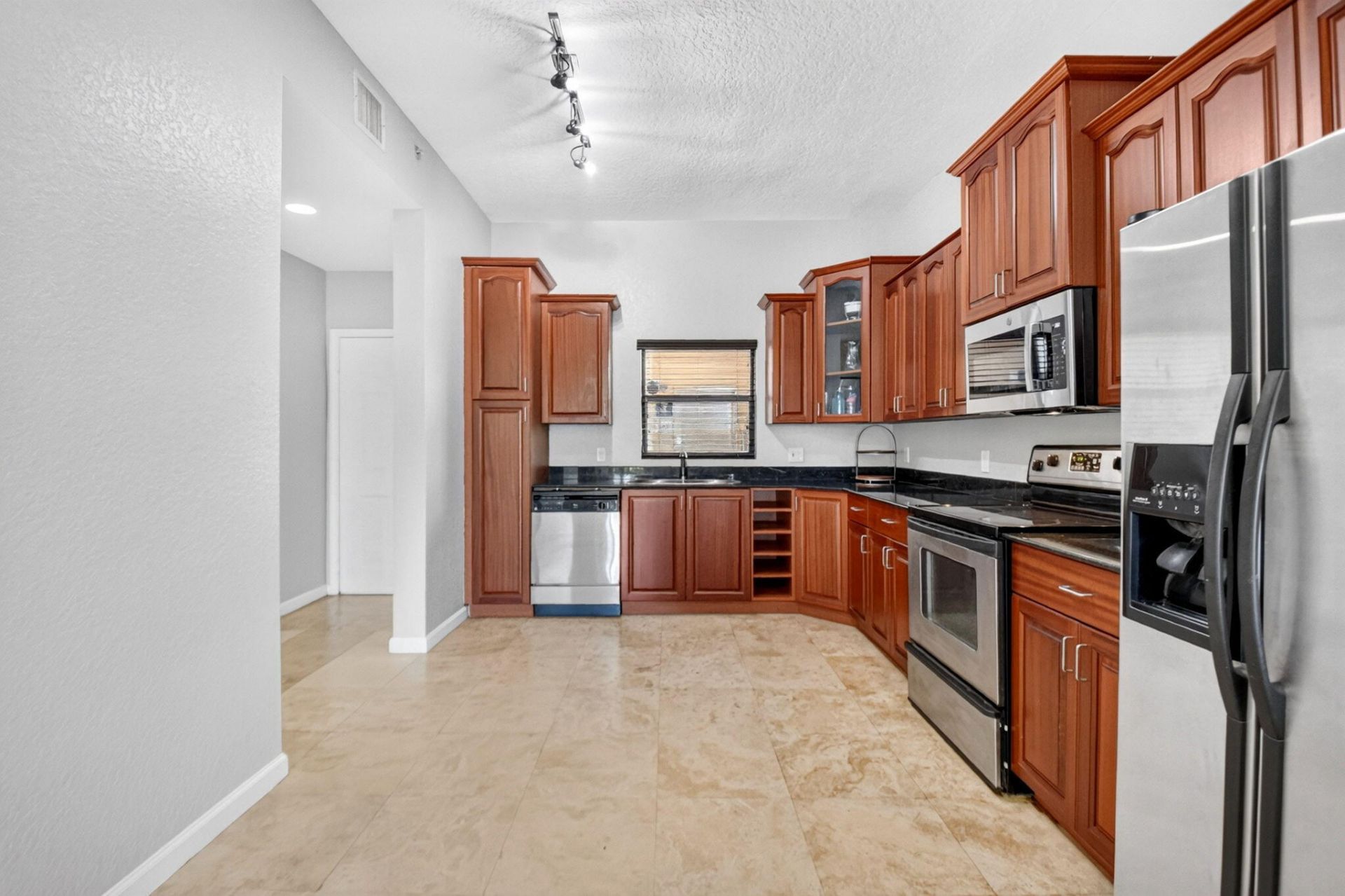 1620 Presidential Way, Unit 402, West Palm Beach, FL 33401 Photo